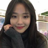 那英被粉丝追摔倒