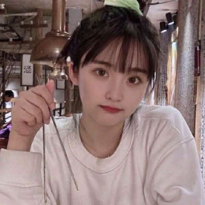 女摩托车手